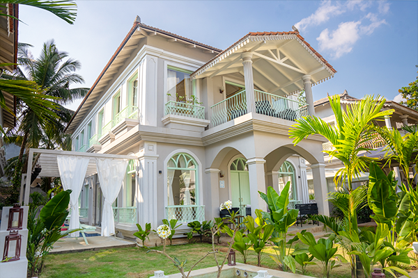 Purple Door Villa luxury poolside